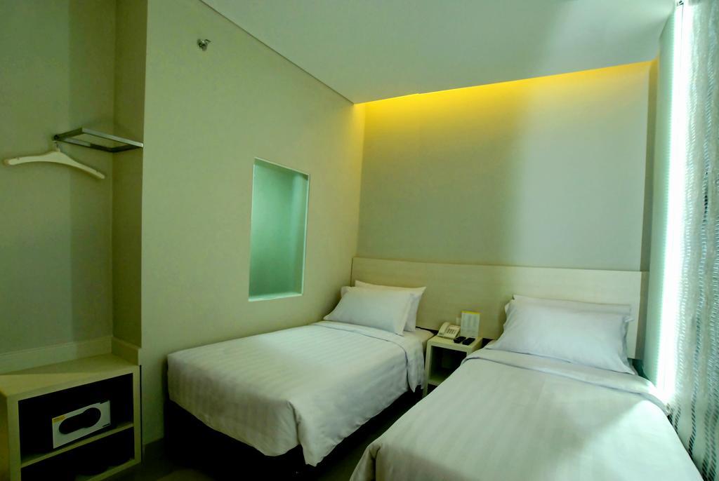Vio Westhoff Hotel Bandung Exterior photo