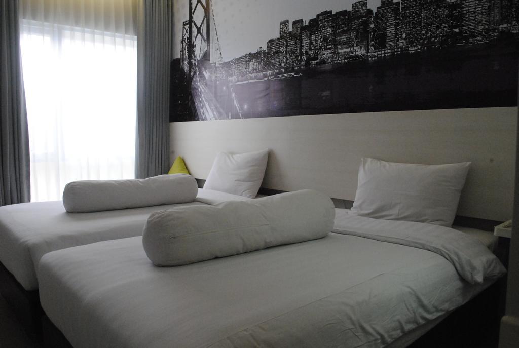 Vio Westhoff Hotel Bandung Exterior photo