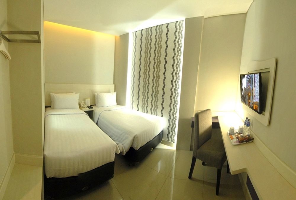 Vio Westhoff Hotel Bandung Exterior photo